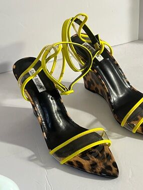 Cape Robbin size 7.5 good condition